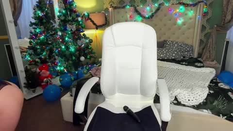 Dafni Mon online show from 01.01.25