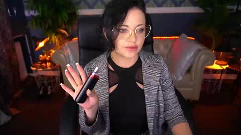 Snapshot of dafni_mon chatting on 05.26.26 Dafni Mon online show from 05.26.26