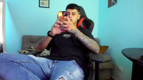 Snapshot of dage_19 chatting on 12.05.24 my name is Jhon and I live in colombia online show from 12.05.24