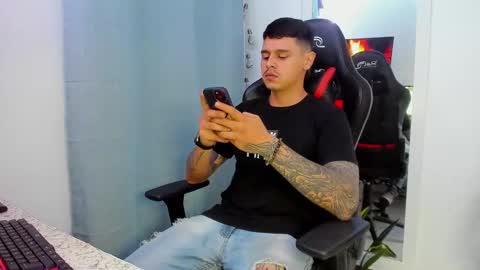 Snapshot of dage_19 chatting on 10.21.25 my name is Jhon and I live in colombia online show from 10.21.25