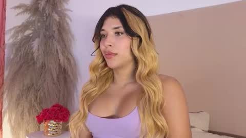 Dahiana online show from 10.29.25