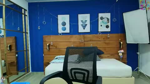  Dahiana  online show from 11.18.25