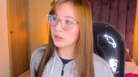 Snapshot of dahlia_rousse chatting on 11.09.25 Dahlia online show from 11.09.25