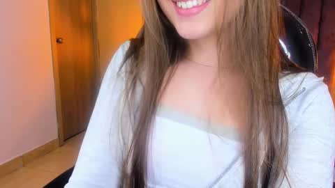 Snapshot of dahlia_rousse chatting on 11.18.25 Dahlia online show from 11.18.25