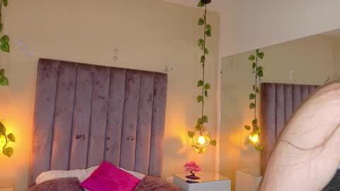 Dahlia online show from 02.14.26