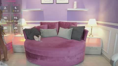 Dahlia Grey online show from 09.18.25