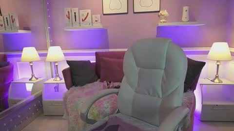 Dahlia Grey online show from 11.13.25