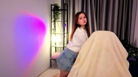 Snapshot of dahliamaeve chatting on 12.04.25 Teona online show from 12.04.25