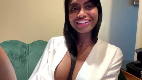 Snapshot of daily_dosessshhhh chatting on 10.25.25 AnnaCeleste online show from 10.25.25