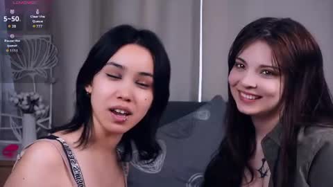 Aoi and Lily best friends online show from 06.11.26