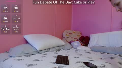 Snapshot of dainty_heart chatting on 05.28.26 online show from 05.28.26