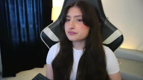 Lauren            online show from 04.13.26