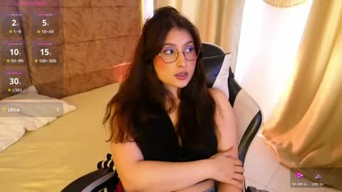 Lauren            online show from 04.21.26