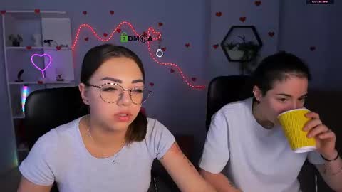 Snapshot of daisy_baby_ chatting on 06.16.26 daisy online show from 06.16.26