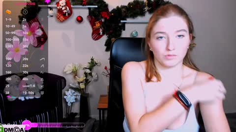 Snapshot of daisy_candy chatting on 12.29.24 Little Di online show from 12.29.24