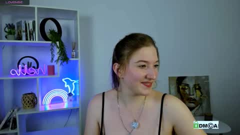 Snapshot of daisy_candy chatting on 10.26.25 Little Di online show from 10.26.25