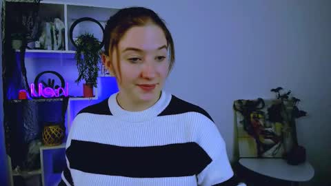 Little Di online show from 10.31.25