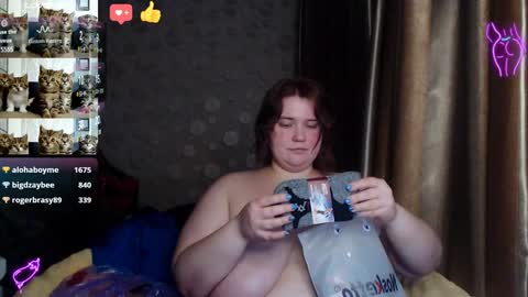 Snapshot of daisy_low chatting on 01.17.25 Alexandra online show from 01.17.25