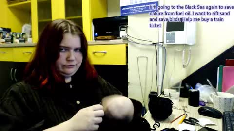 Snapshot of daisy_low chatting on 12.16.25 Alexandra online show from 12.16.25