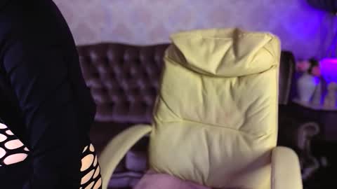 daisydelight_ online show from 12.15.25