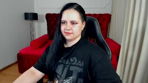 Snapshot of daisyharts chatting on 07.26.26 DaisyHarts online show from 07.26.26