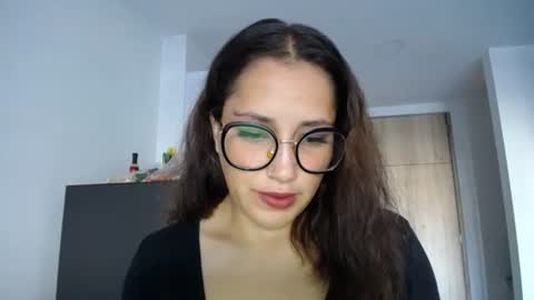 IG  dakotasofiaa online show from 11.27.25