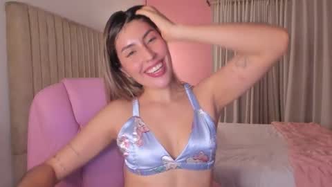 Helloo HAPPY NEW YEAR  Ill be back soon   online show from 10.22.25