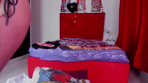 Snapshot of dakotaholand chatting on 02.15.25 dakotaholand online show from 02.15.25