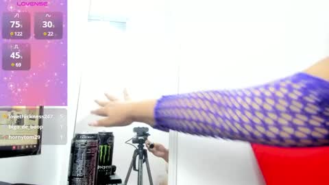 Snapshot of dalia_2 chatting on 12.29.24 Ren online show from 12.29.24