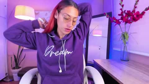 Snapshot of dalia_garrett chatting on 01.10.25 Dalia online show from 01.10.25