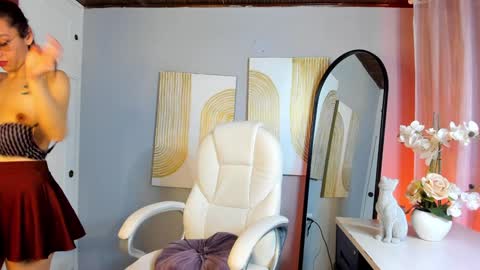 Snapshot of dalia_garrett chatting on 02.04.25 Dalia online show from 02.04.25