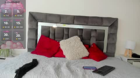 Snapshot of dalia_lux_ chatting on 09.09.25 dalia_lux_ online show from 09.09.25