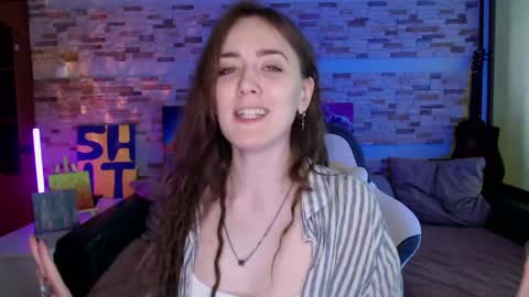 Snapshot of dalia_peach chatting on 05.29.26 Dalia online show from 05.29.26