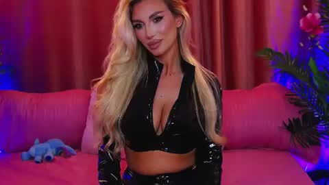 Snapshot of dalidaselena chatting on 06.09.26 DalidaSelena online show from 06.09.26