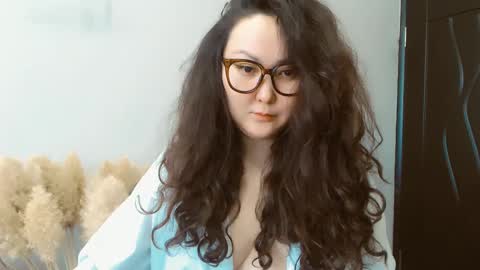 Snapshot of dalidayes chatting on 02.17.25 Dali online show from 02.17.25