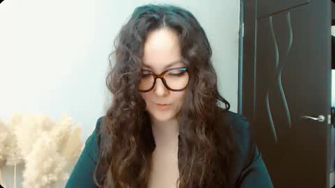 Snapshot of dalidayes chatting on 09.14.25 Dali online show from 09.14.25