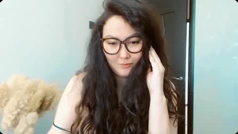 Snapshot of dalidayes chatting on 09.27.25 Dali online show from 09.27.25