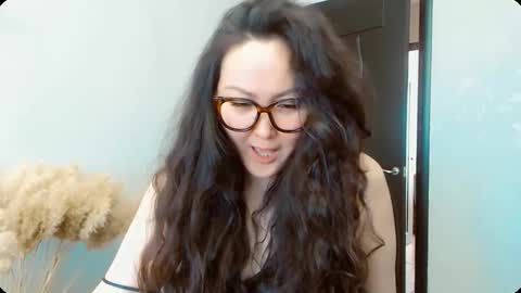 Snapshot of dalidayes chatting on 10.14.25 Dali online show from 10.14.25