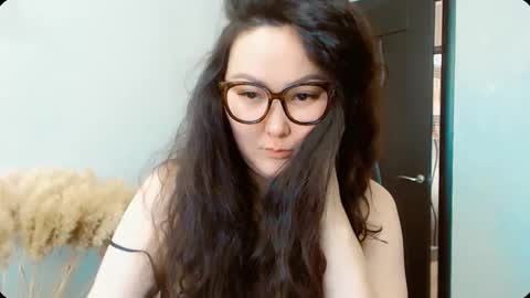 Snapshot of dalidayes chatting on 10.18.25 Dali online show from 10.18.25