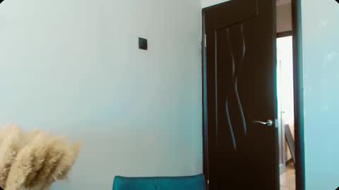 Snapshot of dalidayes chatting on 10.24.25 Dali online show from 10.24.25