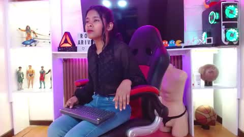 Snapshot of daliila_queen chatting on 06.16.26 dalila online show from 06.16.26