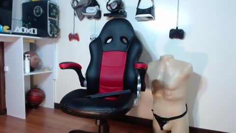 Snapshot of daliila_queen chatting on 06.29.26 dalila online show from 06.29.26