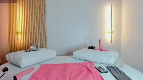 Snapshot of dalila_sette chatting on 04.22.26 dalila sette online show from 04.22.26