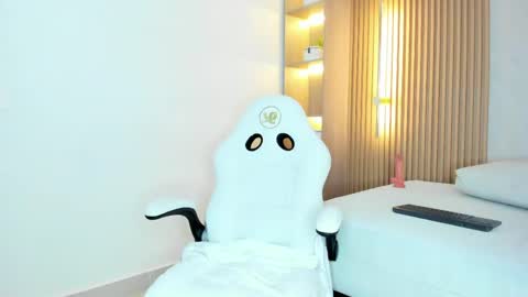 Snapshot of dalila_sette chatting on 04.25.26 dalila sette online show from 04.25.26