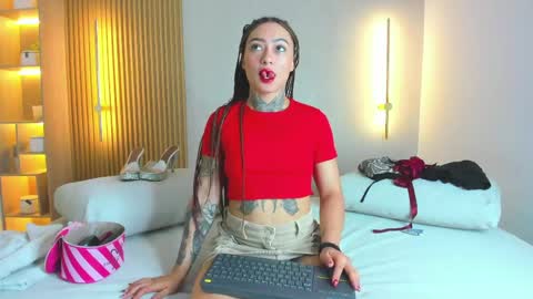 Snapshot of dalila_sette chatting on 05.19.26 dalila sette online show from 05.19.26