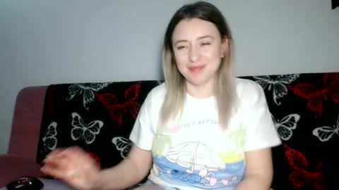 Snapshot of dalyana22 chatting on 04.25.26 Maria online show from 04.25.26