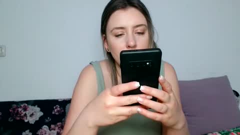 Snapshot of dalyana22 chatting on 04.27.26 Maria online show from 04.27.26
