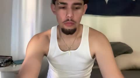 Snapshot of damiam_xj chatting on 10.31.25 damiam xj online show from 10.31.25