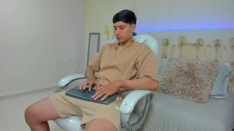 DAMIAN online show from 01.03.25