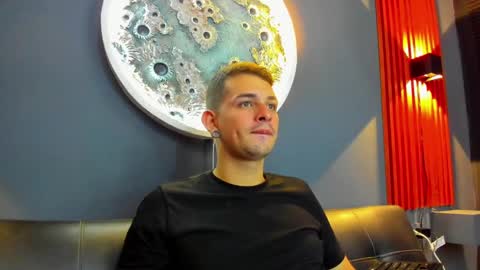 Snapshot of damian__oliver chatting on 12.15.24 Damian Oliver online show from 12.15.24